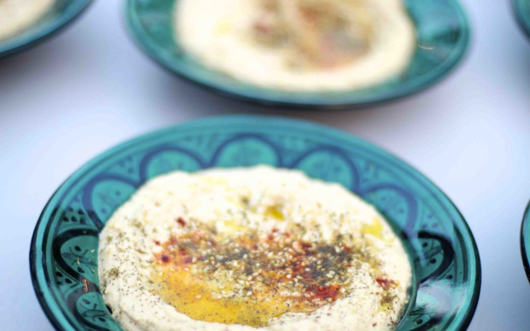 Creamy Traditional Hummus Recipe – The Proper Way!